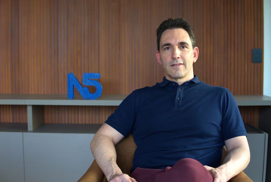 Julián Colombo at N5
